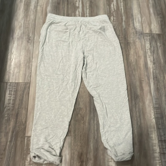 Vineyard Vines Super Soft pajamas gray women’s medium bottom/small top - Picture 10 of 11